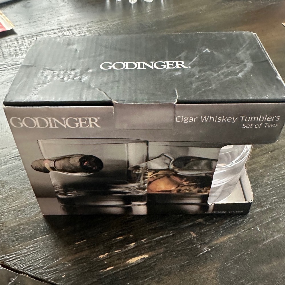 Godinger Cigar Whiskey Tumblers Set of 2 Crystal Glasses Cigar Holder 12 Oz NIB
